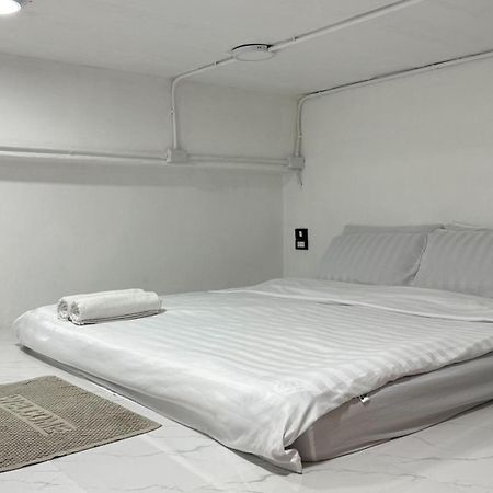 Apartamento Megun Capsule 150 Cm Bangkok Exterior foto