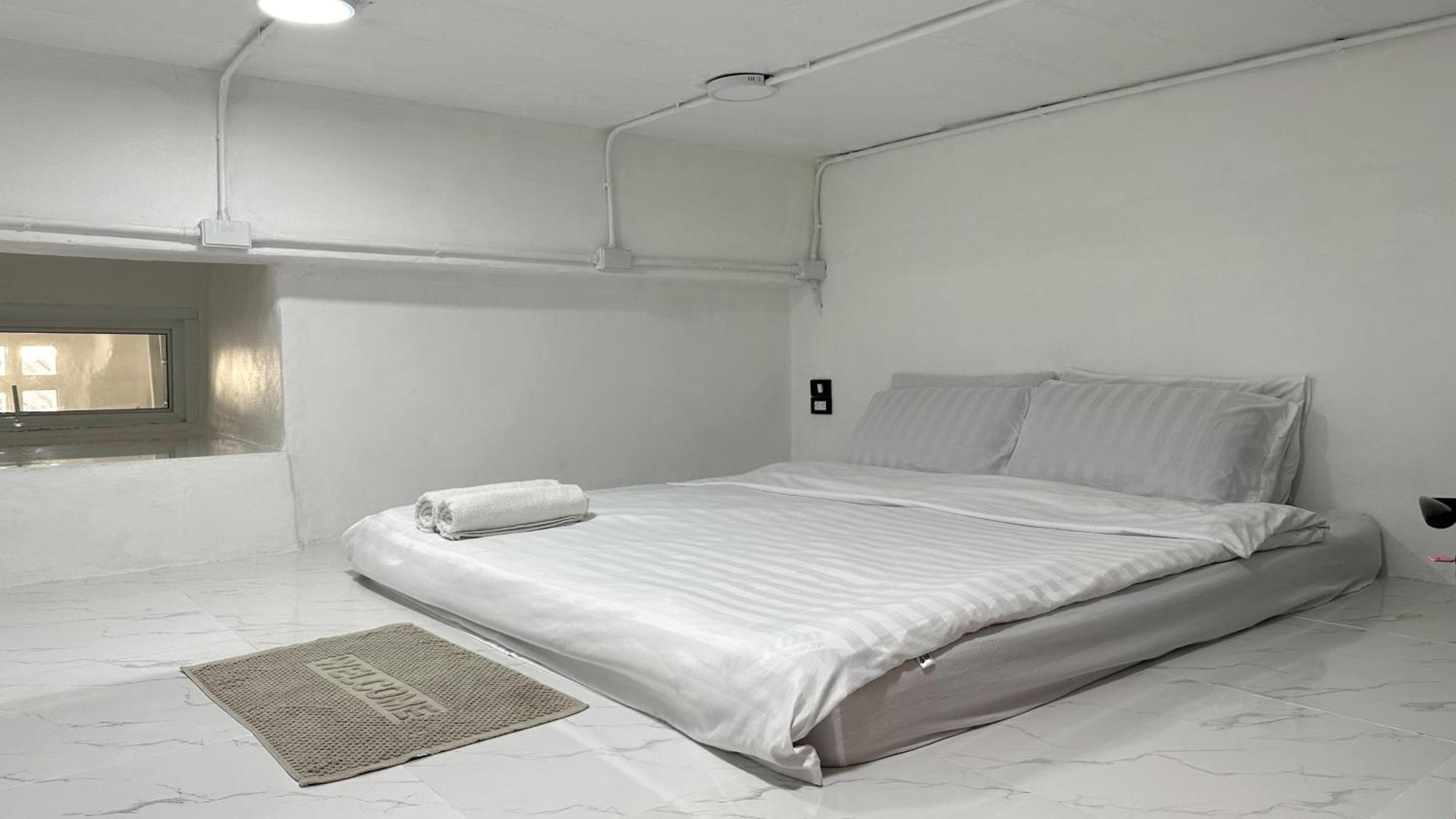 Apartamento Megun Capsule 150 Cm Bangkok Exterior foto